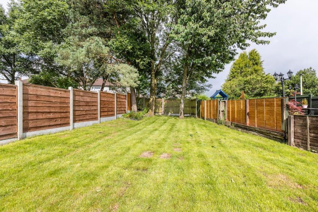 Entire Charming 5-Bed House In Darwen Blackburn Bb1 Free Parking Roadside Rishton Ngoại thất bức ảnh
