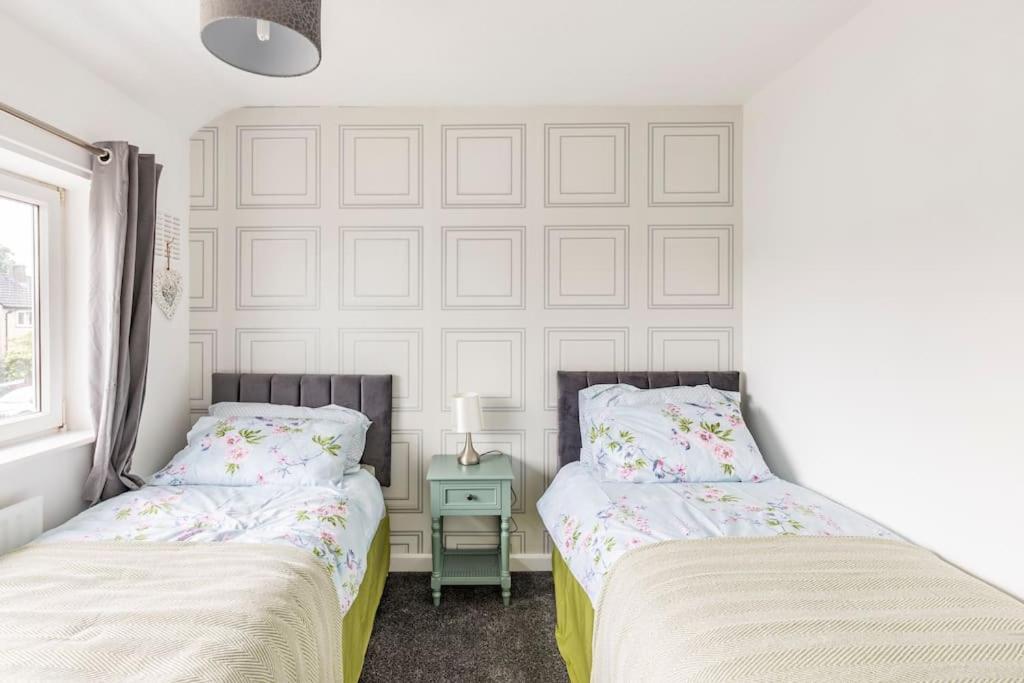 Entire Charming 5-Bed House In Darwen Blackburn Bb1 Free Parking Roadside Rishton Ngoại thất bức ảnh