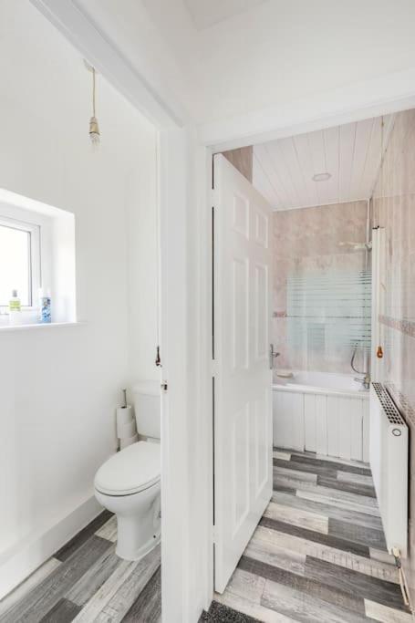 Entire Charming 5-Bed House In Darwen Blackburn Bb1 Free Parking Roadside Rishton Ngoại thất bức ảnh